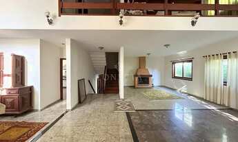 Imagem 5: Alphaville 06 - casa para locação; 4 suítes; espaço gourmet com churrasqueira; pé direito