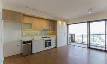 Imagem 6: Vila Madalena. Rua Girassol. 1 suíte com closet. 1 vaga. Piscina. 1 vaga