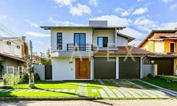 Imagem 1: Casa para venda com 350 metros quadrados com 4 quartos.