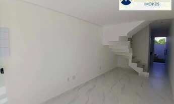 Imagem: Casa geminada com entrada independente com