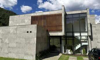 Imagem 2: Casa Duplex na Fazenda Marambaia, 380 m2, 4 suites - em Corrêas - Petrópolis - RJ