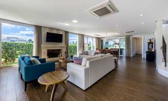 Imagem 6: Casa de condomínio para venda possui 450 metros quadrados com 4 quartos