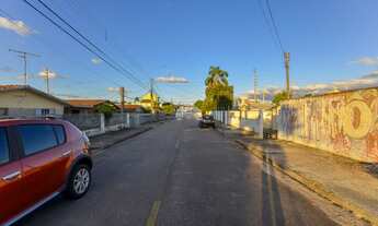 Imagem 2: Casa para venda possui 90 metros quadrados com 3 quartos em Jardim Amélia - Pinhais - PR