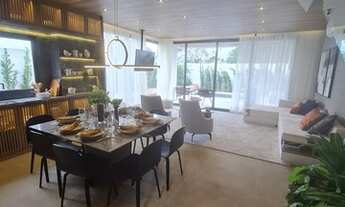 Imagem 3: Casa Duplex na Granja Viana com 3 suítes e garagem com vaga para 3 carros.