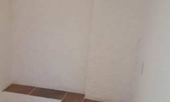 Imagem 3: Sala comercial bem arejada dividida com recepção