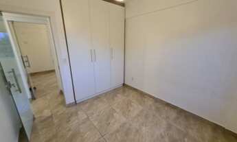 Imagem 5: Condomínio Ariranhas no Hileia todo porcelanato, com armários modulados nos 2 quartos