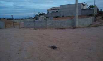 Imagem 4: Terreno plano e murado