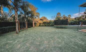 Imagem 7: Casa de condomínio sobrado para venda possui 415 metros quadrados com 4 quartos