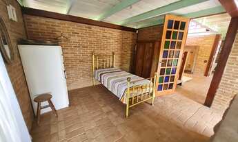 Imagem 6: Casa Cinematográfica de condomínio para venda possui 500 metros quadrados com 3 casas no t