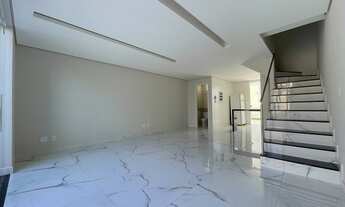 Imagem 4: Linda casa com acabamento alto padrão com 03 quartos com 01 suíte 04 vagas e área gourmet