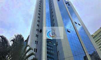 Imagem 3: Conjunto com 180,00 m²-Com entrada de pedestre, estacionamento, hall social, acesso com ca