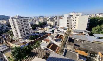 Imagem 3: Maria Amalia - Parte Alta - 91m2 - Reformado - Sacada, 02 Quartos - 01 vaga - Sol da Manhã