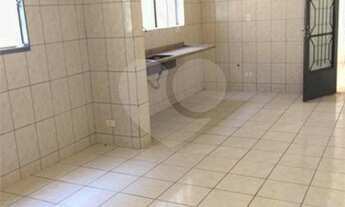 Imagem 6: Sobrado com 180 m² sendo 4 dormitórios, 1 suíte e 2 vagas de garagem