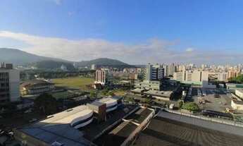 Imagem 2: Cobertura duplex à venda no centro de Joinville/SC. 4 suítes, sendo 2 com banheira de h