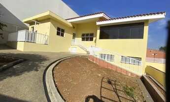 Imagem 7: Excelente casa com 3 Quartos e 4 banheiros