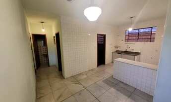 Imagem 2: Casa para aluguel possui 221 metros quadrados com 4 quartos em Prado - Belo Horizonte - MG