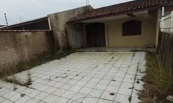 Imagem: Casa com três quartos em Matinhos