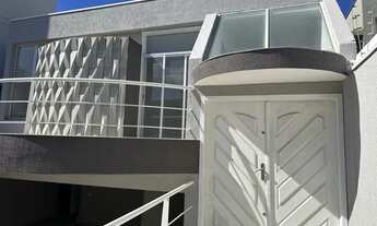 Imagem 2: Sobrado para venda possui 250 metros quadrados com 3 quartos