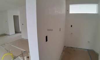 Imagem 6: Sobrados geminado novo de esquina, à venda no bairro Glória, Joinville/SC. Varanda com ch