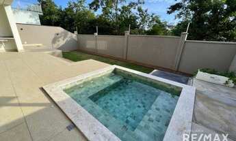 Imagem 5: Casa de condomínio para venda tem 352 metros quadrados com 4 quartos