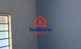 Imagem 2: Casa frente praça