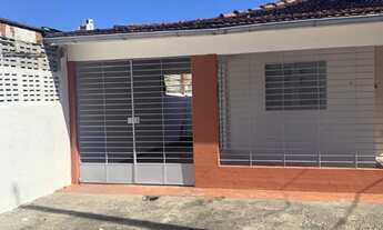 Imagem: Alugo casa ampla, 03 quartos em ótima localização