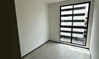 Imagem 7: 03 quartos sendo 01 suíte, móveis fixos e varanda, na Jatiúca