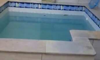Imagem 2: Alugo casa triplex 3 quartos com piscina Pontal