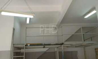 Imagem 5: Salão comercial medindo 60 m², com 1 banheiro e uma copa, sem vaga de garagem