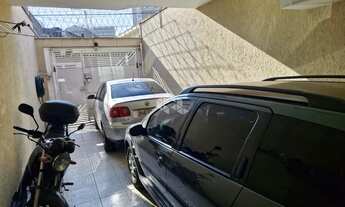 Imagem 4: Sobrado mobiliado à venda próximo à Estação Oratório - 2 suítes, varanda ampla e 2 vagas