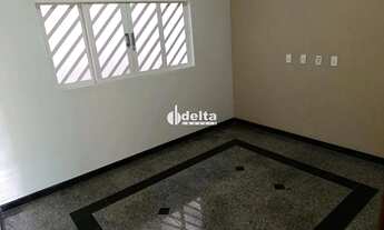 Imagem 6: Casa residencial com 5 quartos sendo 2 suítes disponível para locação e venda no bairro Al