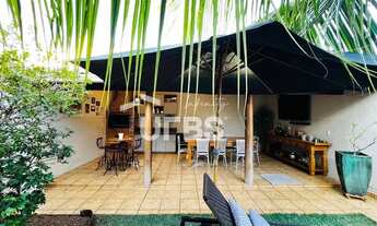 Imagem 2: Lindo sobrado todo mobiliado com área de churrasco e frente praça no Jardim américa