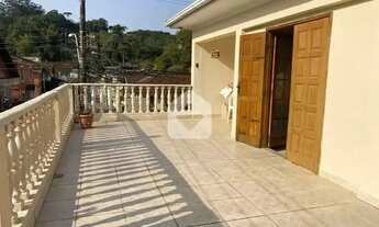 Imagem 2: Casa para venda com 3 quartos, 200m² - Valparaíso - Petrópolis/RJ