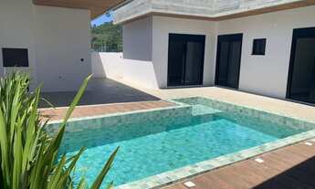 Imagem: Casa Semi Mobiliada com 4 Suítes, Piscina