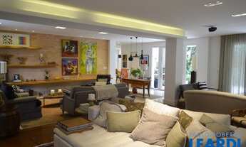 Imagem: CASA ASSOBRADADA - MORUMBI - SP