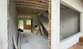 Imagem 3: Casa em rua pública