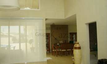 Imagem 3: Casa Térrea - Condomínio Chácara Serimbura - 3 sUÍTES - 400 m2