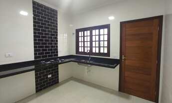 Imagem 7: Casa sobreposta lado praia com piscina