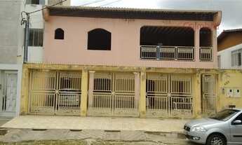 Imagem 3: Casa para venda tem 300 metros quadrados com 4 quartos em Centro - Governador Valadares