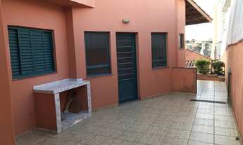 Imagem 5: Casa térrea com 3 dormitórios(1 suíte), sala 2 ambientes, lavabo, cozinha, banheiro, área