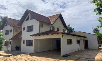 Imagem 2: SHIS QI 28 - ÓTIMA CASA VENDA/ALUGUEL COM 05 SUÍTES, CHURRASQUEIRA, PISCINA