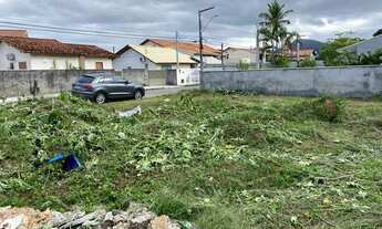 Imagem: Terreno no Bairro Carianos com Escritura