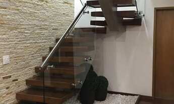 Imagem 6: Lindíssima casa para venda no Centro de Embu das Artes com 440 metros construídos com 4