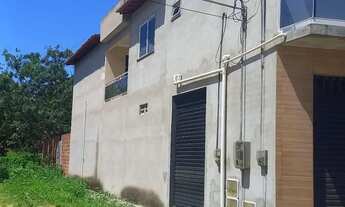 Imagem 2: Dois apartamentos e um galpão com dique de lavar carros