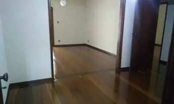 Imagem 5: Casa rústica com madeiras fortes na composição para venda tem