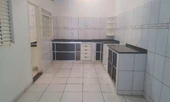 Imagem 6: Casa com 3 quartos, 1 suíte com 2 vagas garagem - Pq. Aroeiras II