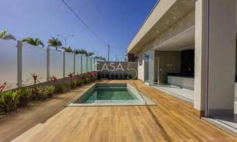 Imagem 6: Casa Térrea de Alto Padrão à Venda | 3 Suítes | Piscina