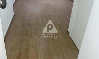 Imagem 7: Sala Comercial em Centro, RJ 25 m², Laminado, 1 Banheiro, Pronta para Usar