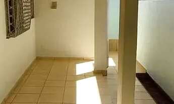 Imagem 3: QND 26 Alugo casa Fundos 3Qts, garagem, independente, próx à Praça do Bicalho