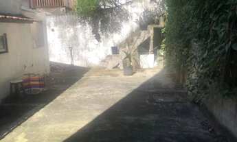 Imagem 5: VENDO: Oportunidade Única de Investimento Imobiliário! Terreno com casa para construir